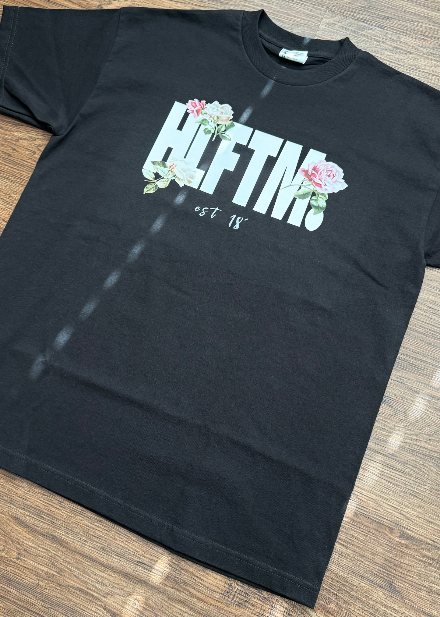 3 Roses Tee