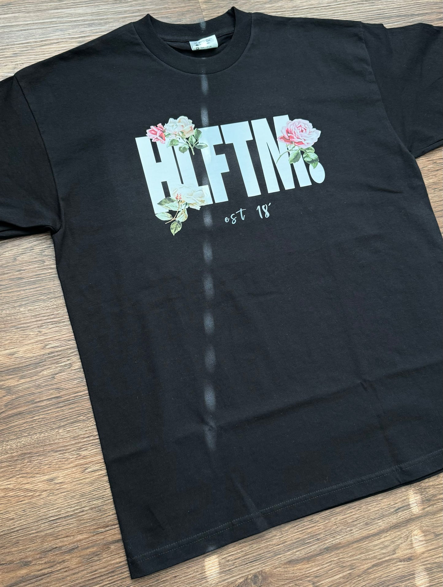 3 Roses Tee