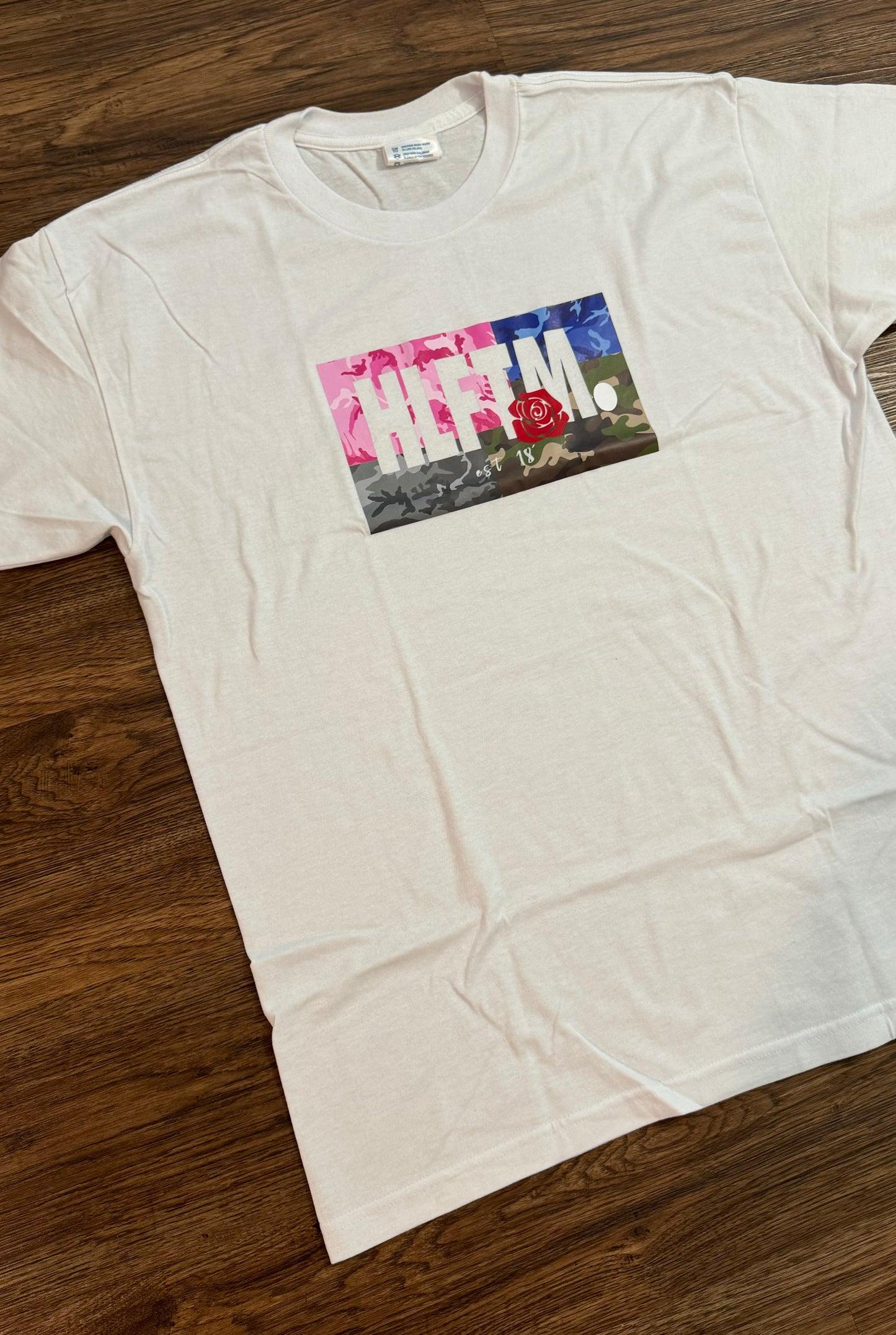 4 camos border Tee