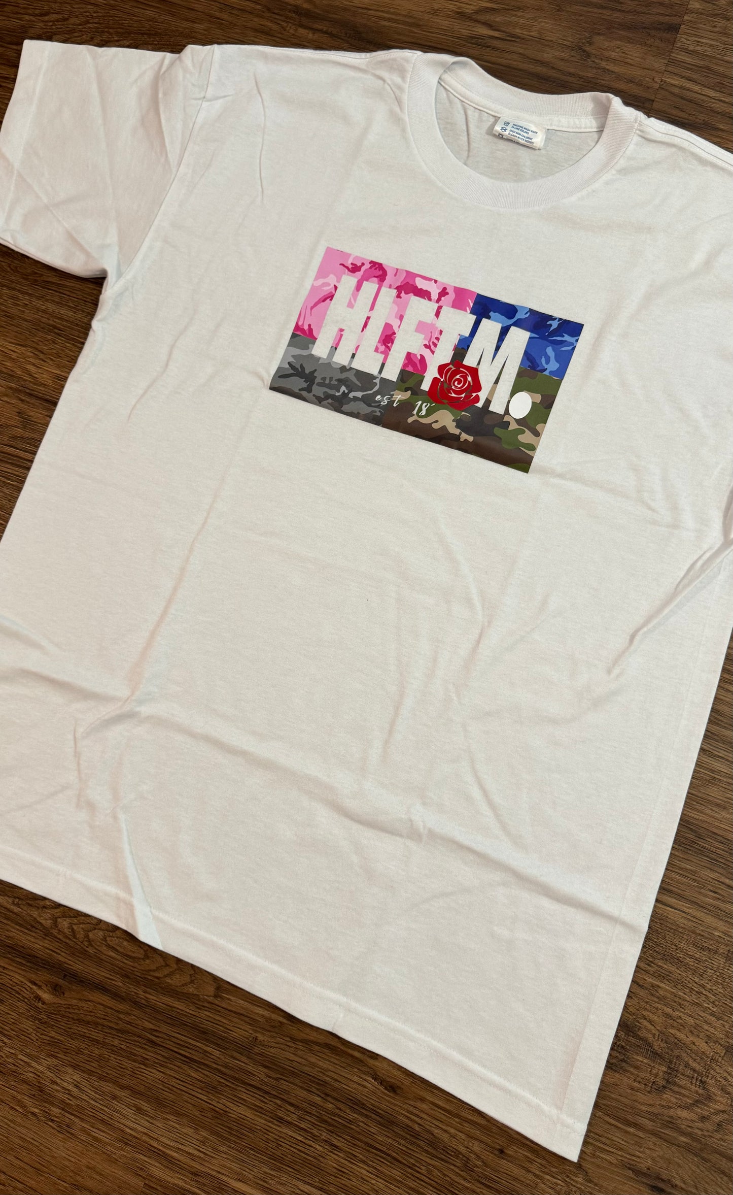 4 camos border Tee